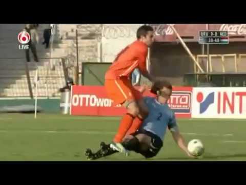 Patada de Lugano a Van Persie