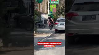 Download lagu BULE BARU BISA NAIK SEPEDA MOTOR LALU LOMPAT TINGGI 😱#shortsvideo #bali #wokochannel #agogoviolin mp3