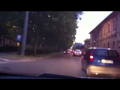 Taxi a Milano all'alba