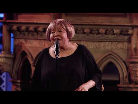 Mavis Staples - "Slippery People" (Live)