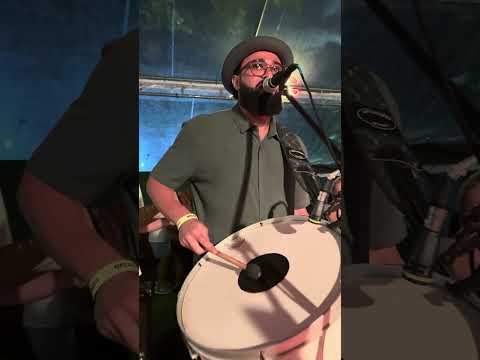 Mafuá, canta Trio Forrozão