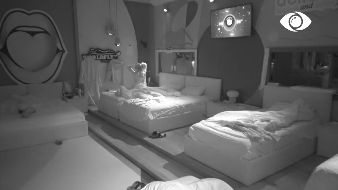 Luizi zgjon me puthje e përqafime Kiarën