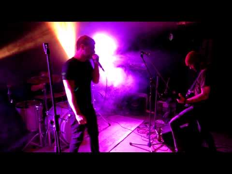 Giants Never Tiptoe (live in Erfurt 2013)