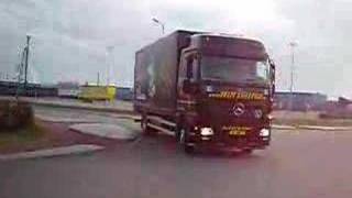 Download lagu Bochtje achteruit met de vrachtwagen mp3