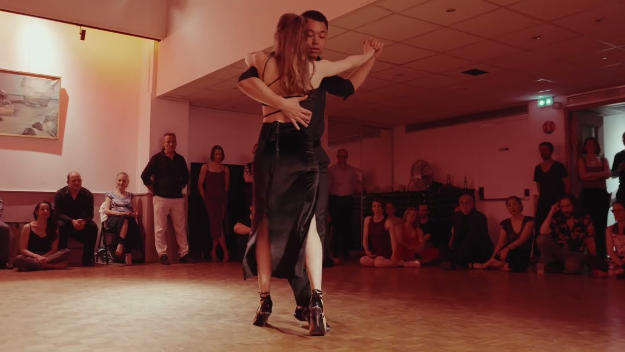 Video thumbnail for Dorothée Acchiardi and Maxime Guion - Humillacion