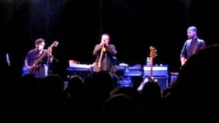 Meshell Ndegeocello performs &quot;Fool Of Me&quot;