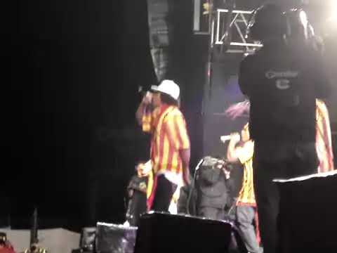 Botton white fondo blanco hip Hop al parque 2009