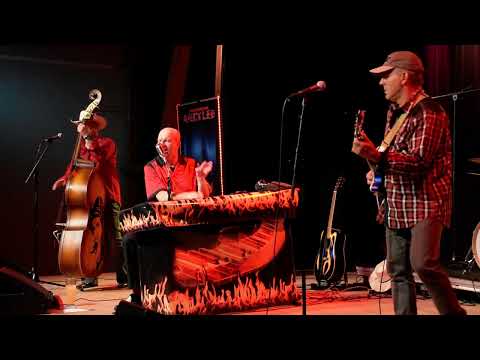 Pianorocker Andy Lee im Isernhagenhof am 05.11.2022 Homage an Jerry Lee Lewis