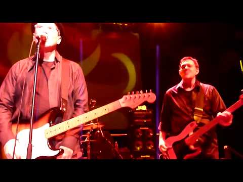 Well Alright -  Marshall Crenshaw w/ The Smithereens at the Pat DiNizio Tribute Show