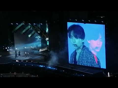 BTS - Singularity (V) & FAKE LOVE (Rocking Vibe Mix) (Wembley Stadium, 2 June 2019)