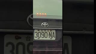 [問題] 為什麼車牌螺絲有亮點閃圈圈?