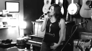 The Donnas (Groupee sessions) - Dont Wait Up For Me