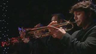 Nana Mouskouri - Love me or leave me - Live At Jazzopen Festival - Stuttgart  13- 07 - 2002.avi