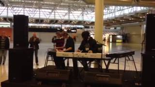 Robert Wells & David Carbe spelar Boogie woogie