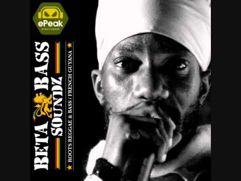 SIZZLA KALONJI - SOLID AS A BASS - BETABASS DUBPLATE Feat EPEAK