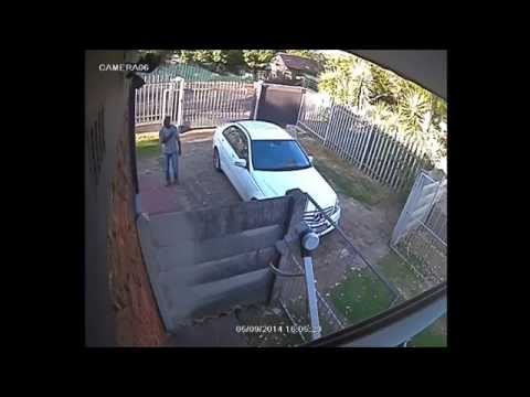 Sneaky handbag thief
