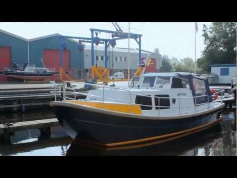 De Schiffart Yachtcharter - Brûzer Neptunes - Motorboot huren in Friesland
