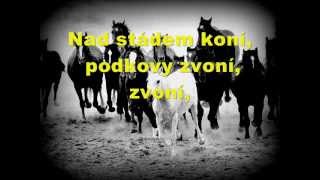 Buty - Nad stádem koní + text Buty - Nad stádem koní + text