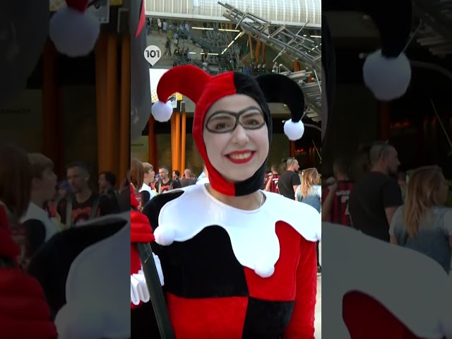 Vídeo relacionado con Gothden Hombres con Capucha Capa Disfraces de Caballero Cool Cosplay Disfraces