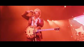 5SOS - She’s Kinda Hot (Live at Amsterdam, Ziggo Dome)