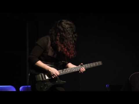 Catherine Capozzi (Axemunkee) w/ DJ M-sli©k da ninjA improvised noise at SONORIUM 2014-03-08