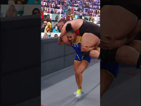 Bianca Belair lifts 300-pound Otis with EASE!! 💪 🤯