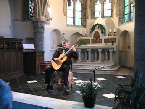 Johan Fostier plays Passacaille by Joaquin Rodrigo (3 piezas españolas)