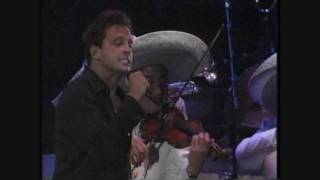 Mariachi 2000 y Luis Miguel - La Bikina Estadio Azteca