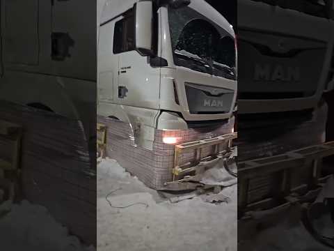 Always helps? 💪😎🚛 Lukasz Iwona Kasprzyk #truckdriver #diy #lkw #camion #automobile