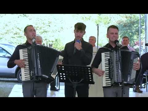 Om oră de muzică cu MARIUS BERNAT și colegii de slujire la DERNA-Bihor