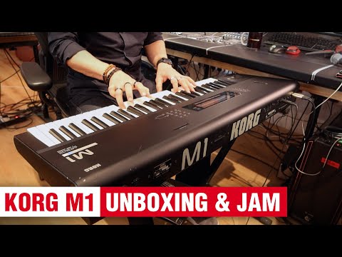 Korg M1 Unboxing & Jam
