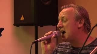 Uncovered: Listen to your heart (Starsailor)