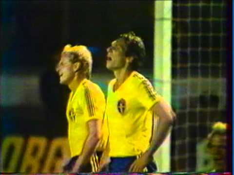 1981 (September 9) Scotland 2-Sweden 0 (World Cup Qualifier).mpg