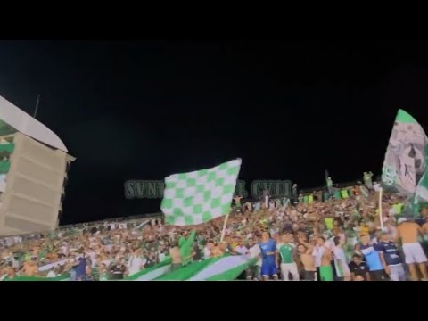 "Vamos Glorioso" Barra: Frente Radical Verdiblanco &bull; Club: Deportivo Cali
