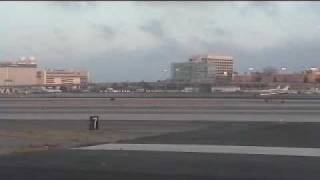 AA take off from LAX to SFO  aircraft MD 80 BOIENG 927