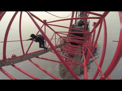 Escalan La Torre De Shanghai Tower ( 650 Metros )  Impresionante!!!!!!!!!