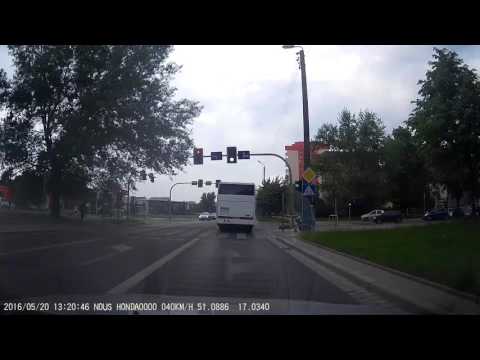 Tak jeździ Wrocław #1 - Wyprzedzanie na światłach z lewego pasa