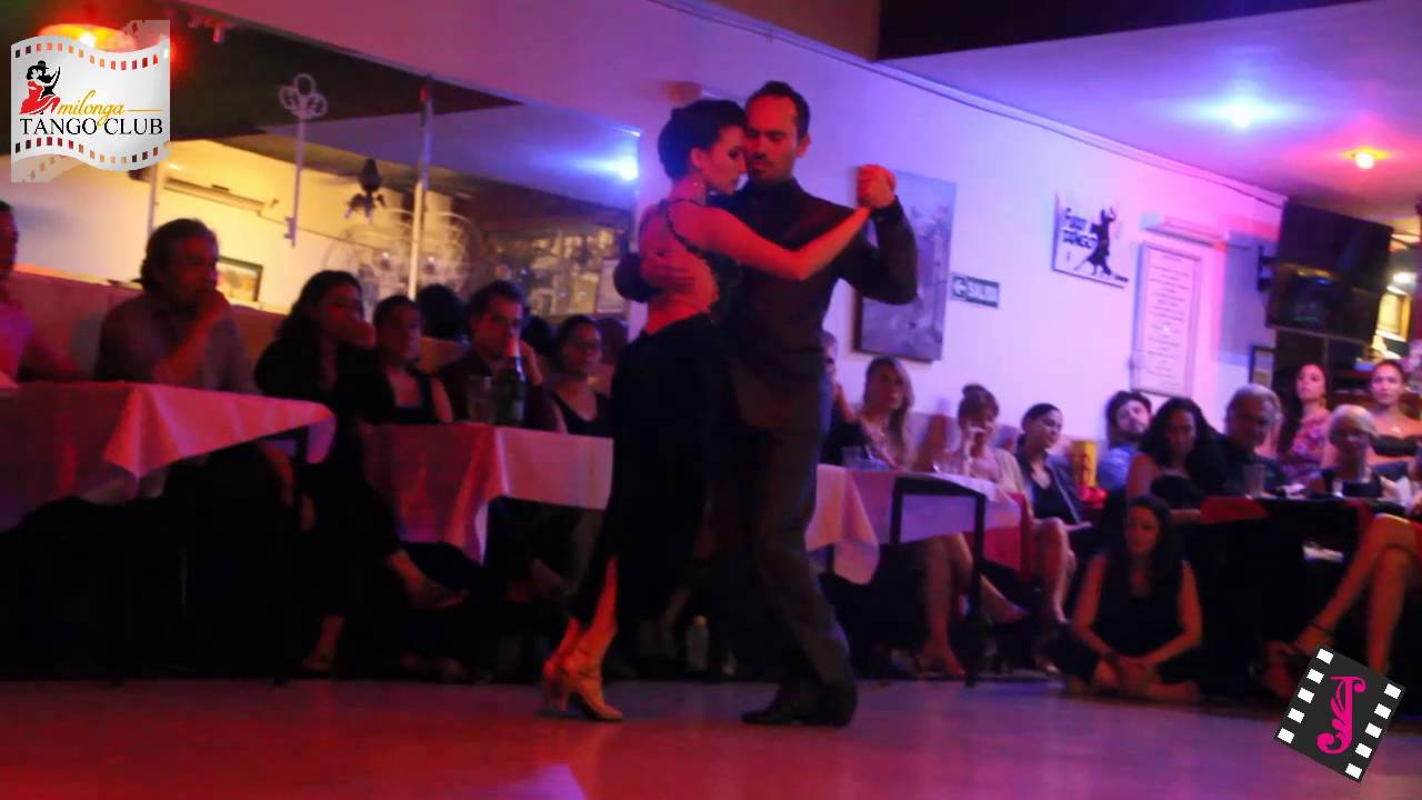 PAULA BALLESTEROS Y LEONARDO BARRI en el Tango Club