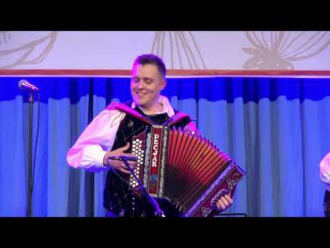 Nejc Kastelic s prijateljema - Proti vasi (v živo)