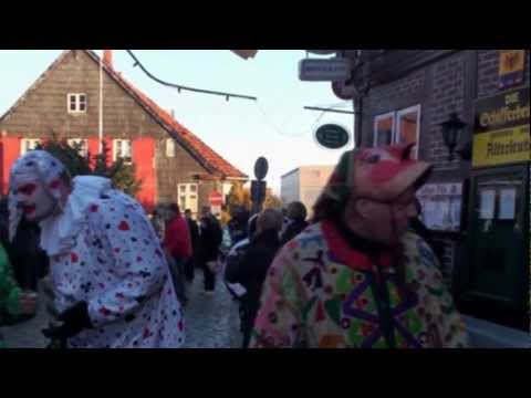 Schipperhöge Lauenburg 2009 - 5.Teil - Umzug - Ankunft beim "Alten Schifferhaus"