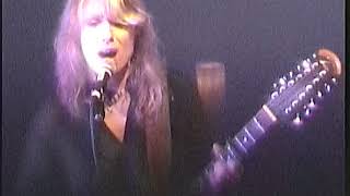 Heart Ann and Nancy Wilson Mona Lisas and Mad Hatters live Jacksonville 7-8-02