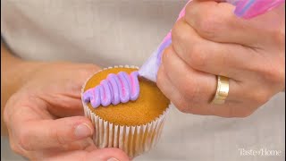 How to Frost Cupcakes with a Ziploc Bag
