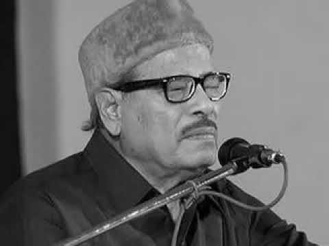 Manna dey, singing famous song Jinhe naaz hai Hind par wo kaha hai.. of Mohd Rafi saab.... Pyaasa
