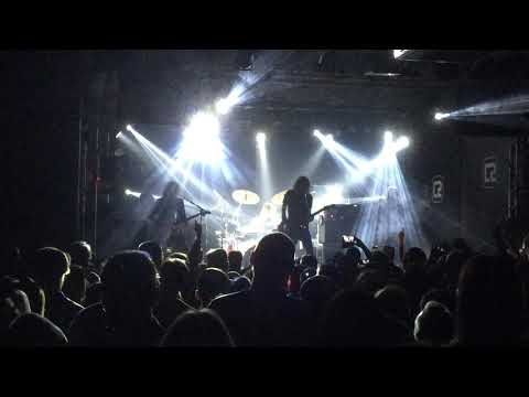 UK Foo Fighters -  White Limo intro -  Brighton Nov 3rd 2018