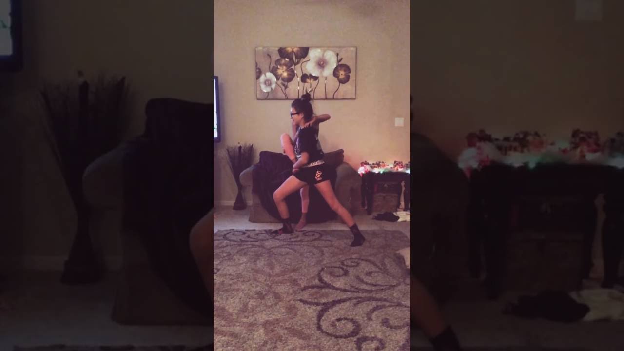 Cheer stunt ( shoulder sit )