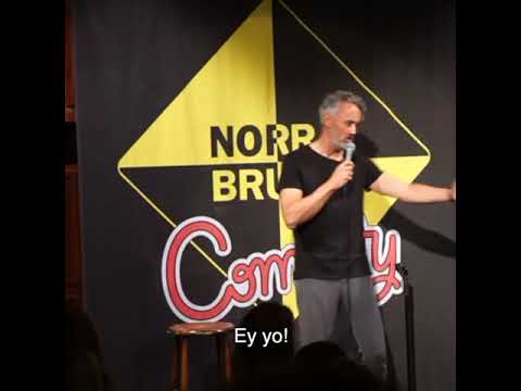 Gangster-rap. Skämskudden är vår räddning.