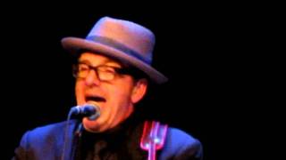 Elvis Costello - I Turn Around - 10 november 2011 Amsterdam Melkweg