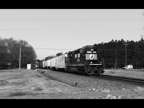 NS P28 in Hopkins w/ LHF SD40-2
