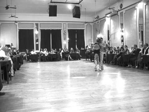 Duerme mi niña - Natasha Arape y Ariel Taritolay en Yira Yira