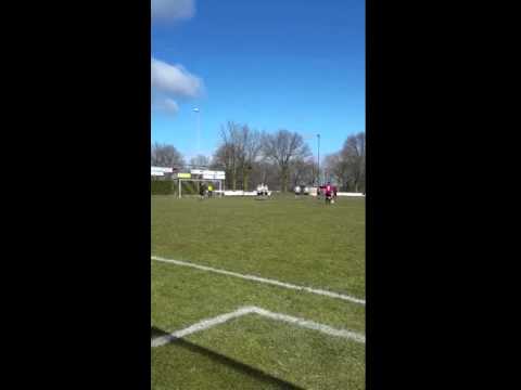 @bavos_voetbal 7 . De mooie vrije trap van Frank vd Heuvel